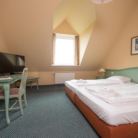 Pampow Hotel Ziegenkrug Schweriner Tor מראה חיצוני תמונה