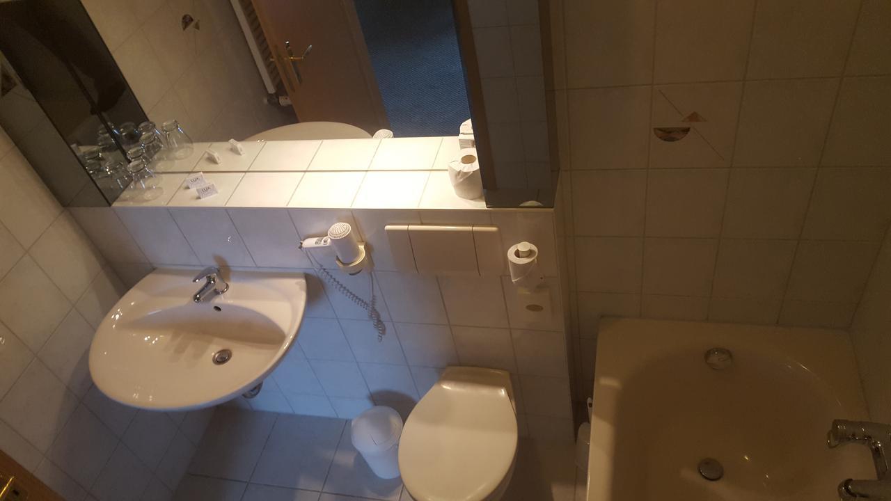 Pampow Hotel Ziegenkrug Schweriner Tor מראה חיצוני תמונה