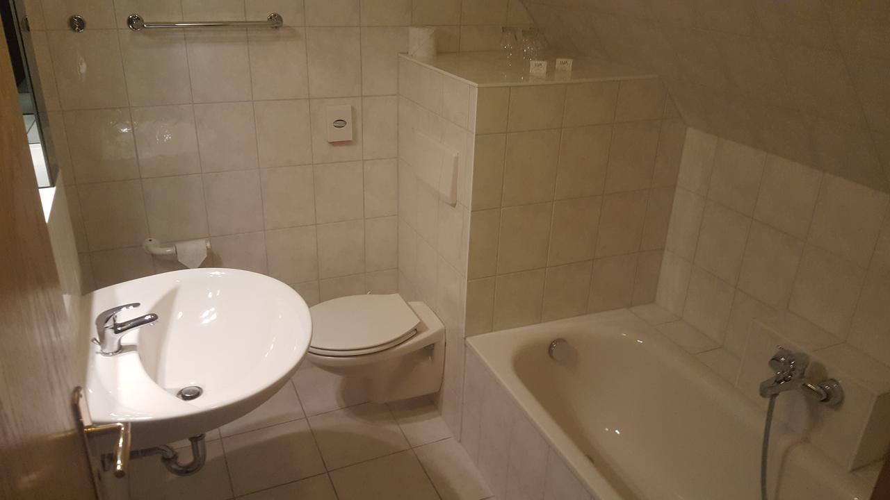 Pampow Hotel Ziegenkrug Schweriner Tor מראה חיצוני תמונה