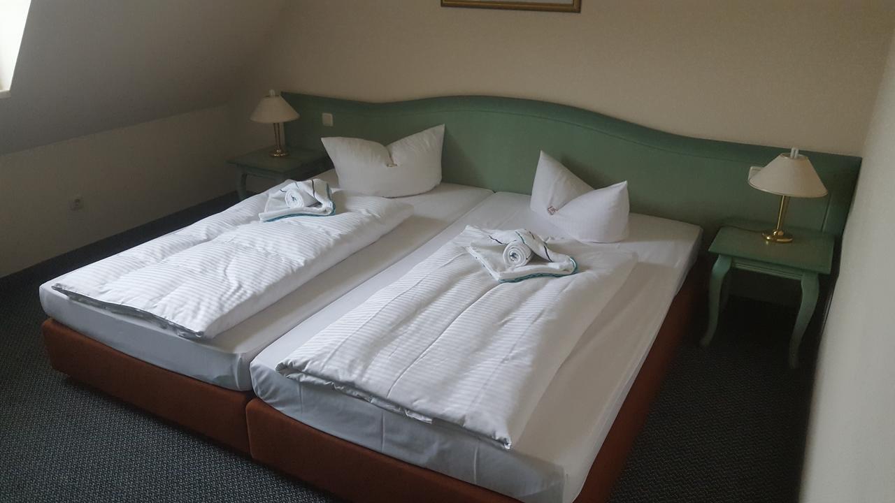 Pampow Hotel Ziegenkrug Schweriner Tor מראה חיצוני תמונה