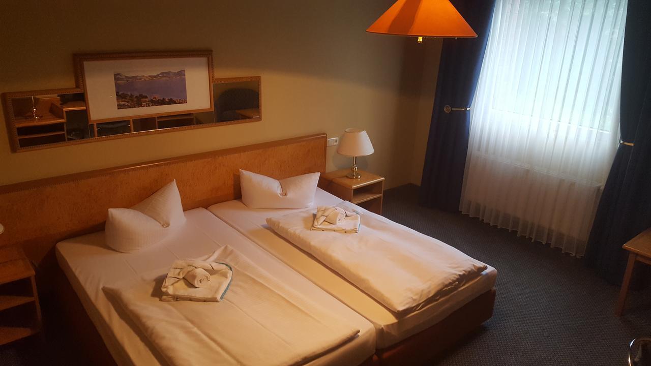 Pampow Hotel Ziegenkrug Schweriner Tor מראה חיצוני תמונה