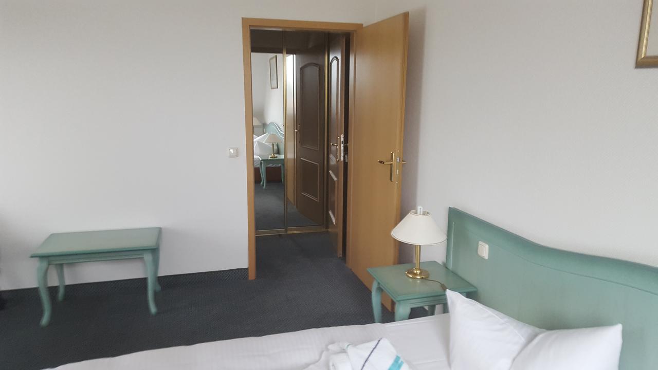 Pampow Hotel Ziegenkrug Schweriner Tor מראה חיצוני תמונה