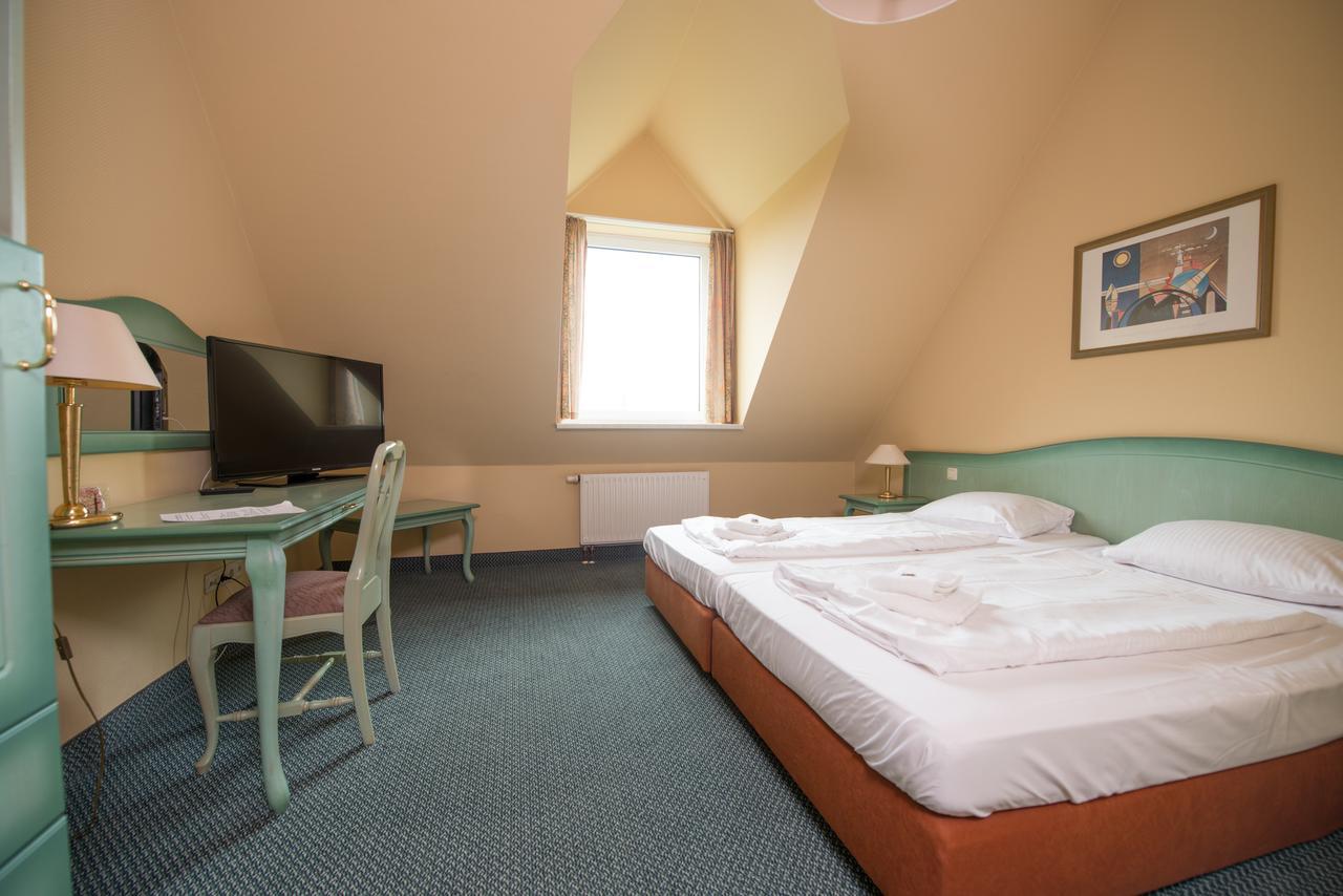 Pampow Hotel Ziegenkrug Schweriner Tor מראה חיצוני תמונה