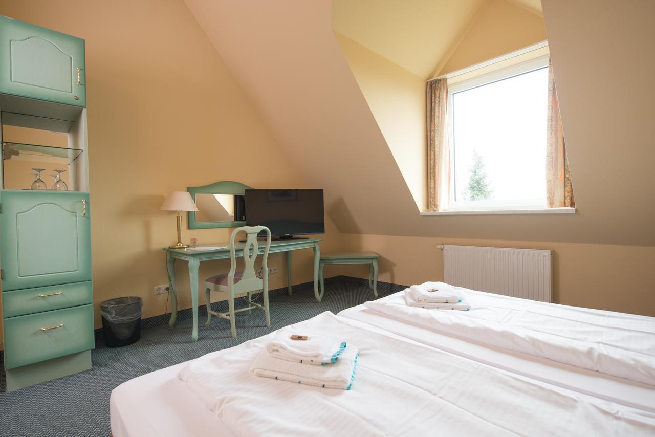Pampow Hotel Ziegenkrug Schweriner Tor מראה חיצוני תמונה
